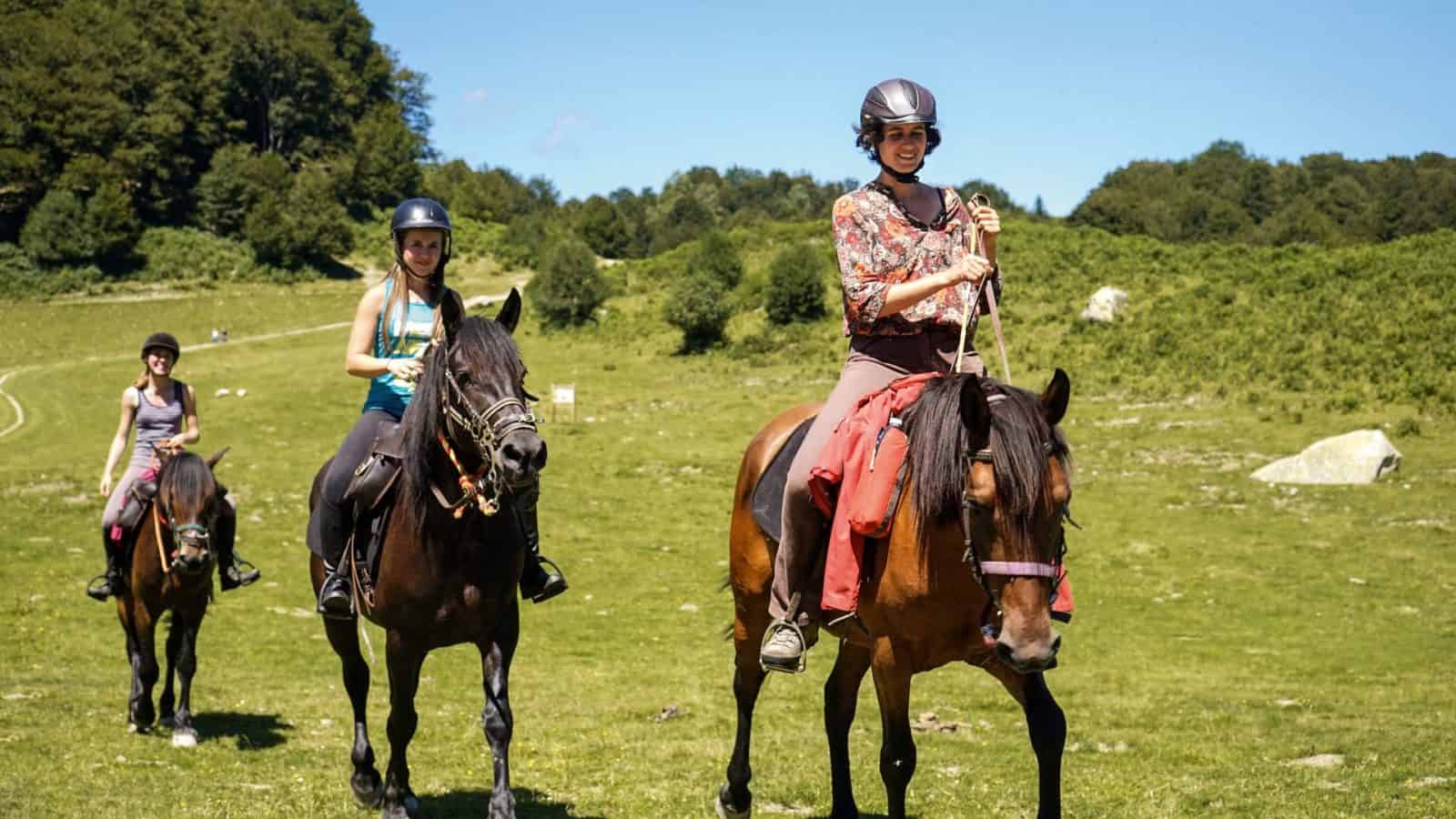 balade à cheval poney en nature montagne